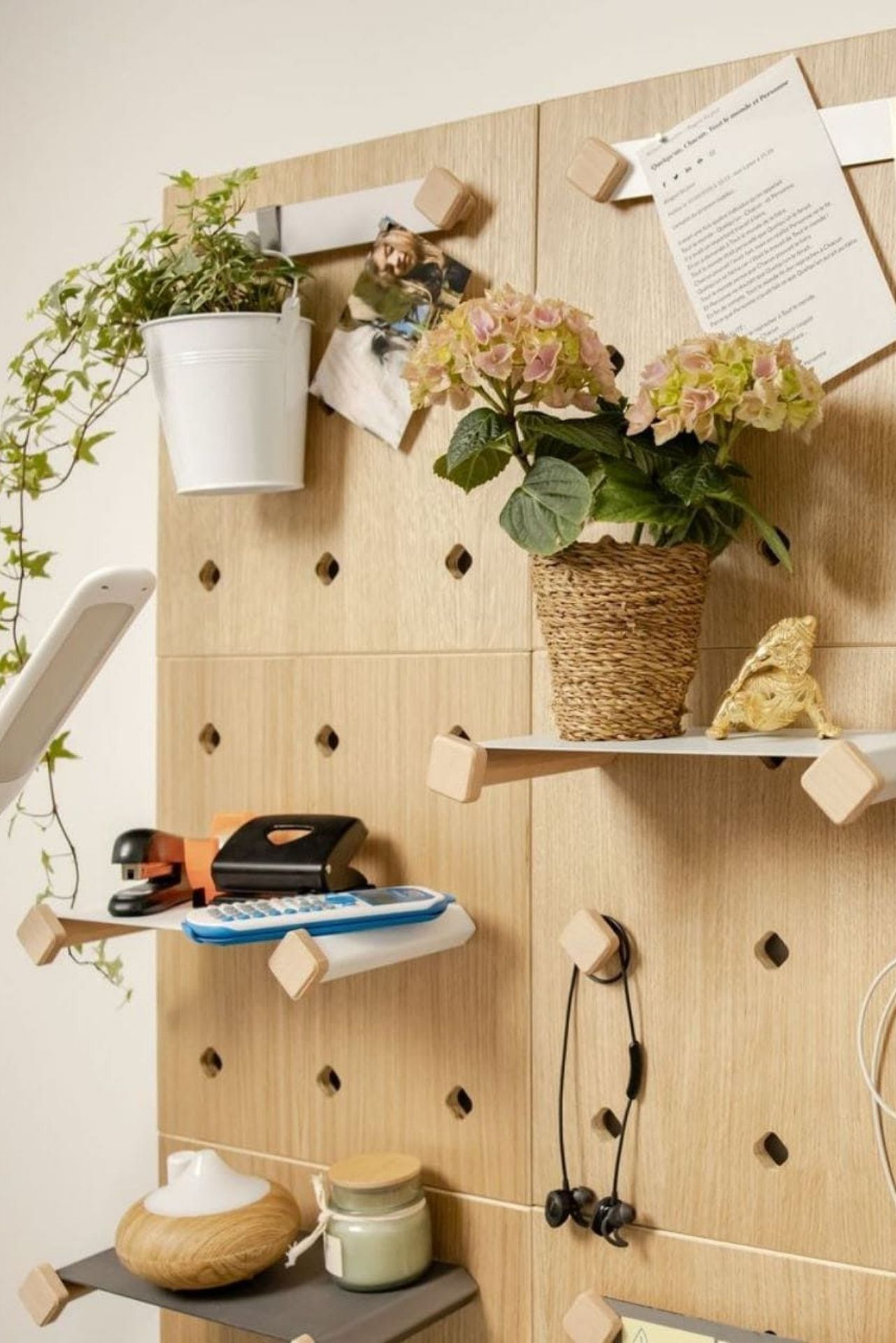 Espace bureau pegboard télétravail - Mobilier Mural Modulable Pegboard 100%  Made in France